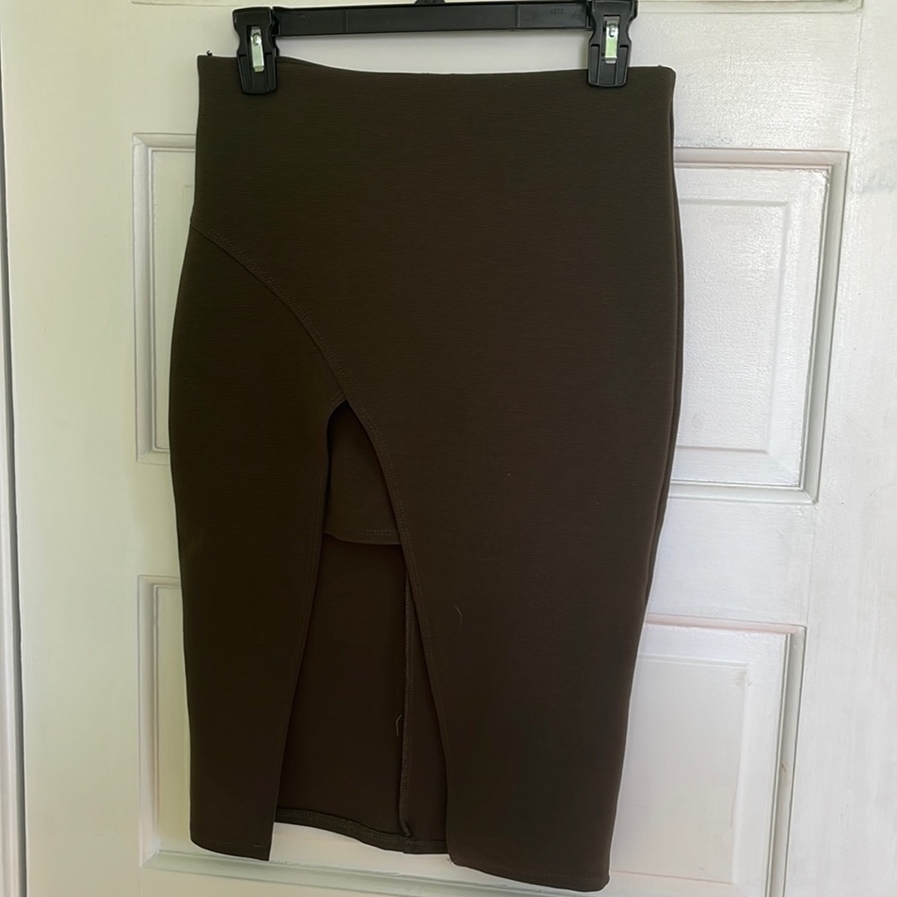 Dark Green Windsor Skirt - Size Medium